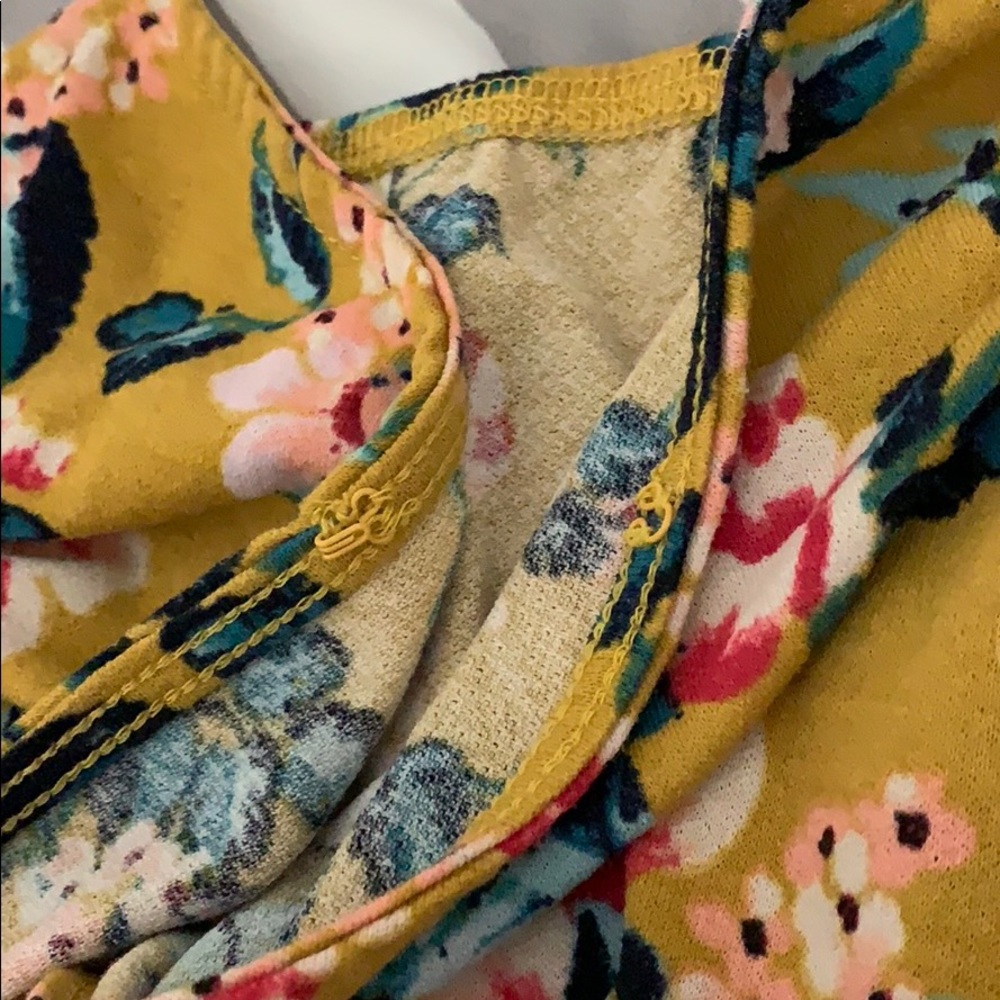 🌻Mustard Yellow Floral Romper🌻 - Picture 4 of 5